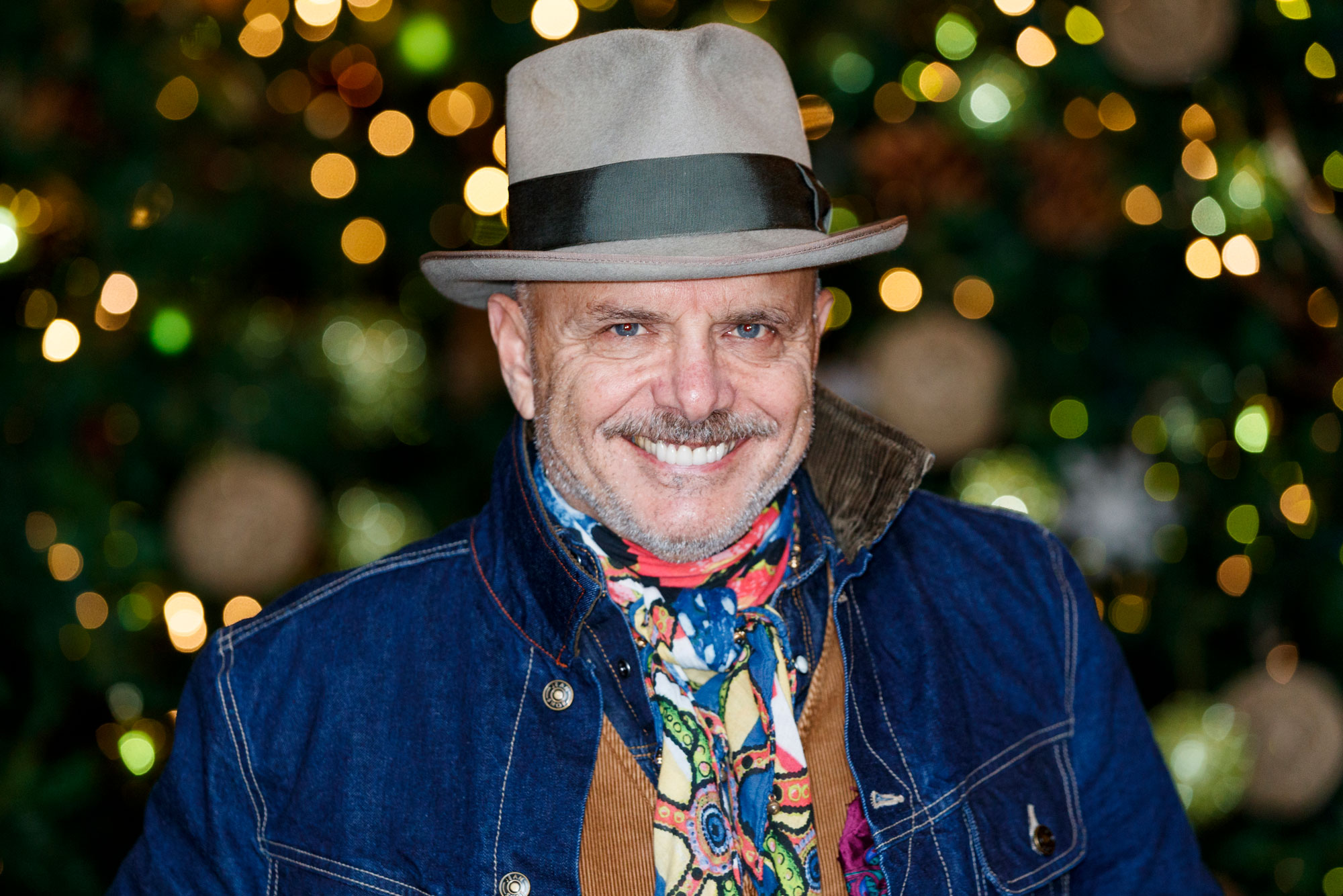 Joe Pantoliano as Gary